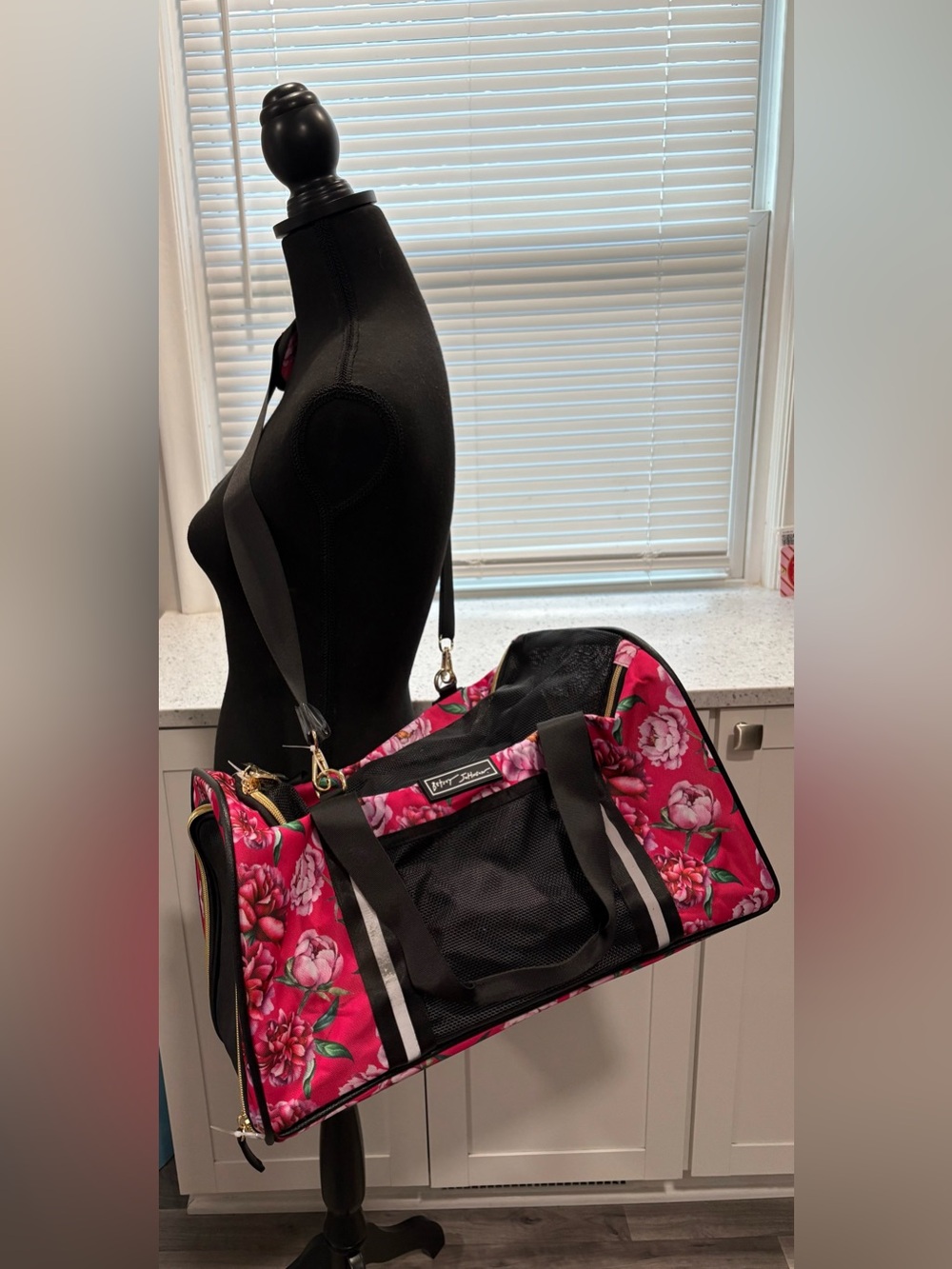 NWOT Betsey Johnson Pet Carrier Pink Floral Travel Shoulder Strap